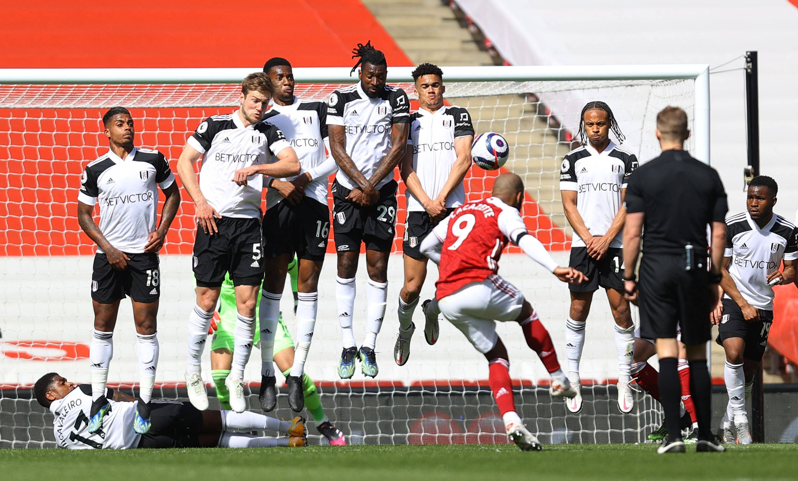 阿森纳vs富勒姆_(阿森纳前瞻主场对富勒姆不败 拉卡泽特欲)