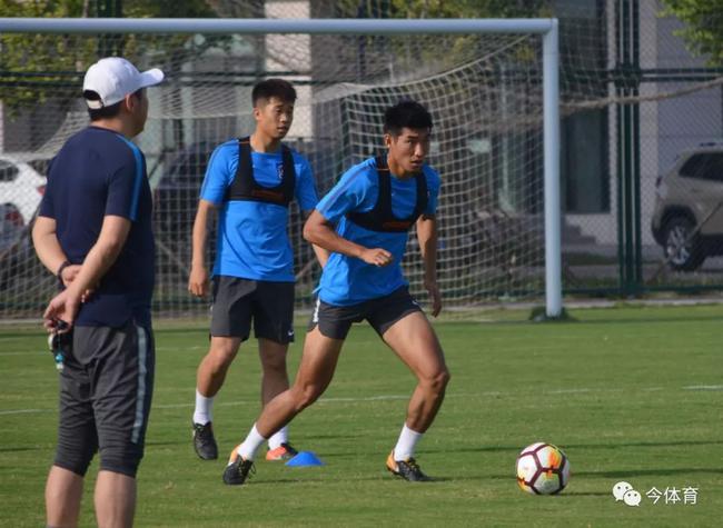 中超足彩免费视频直播app_(足球直播在线直播观看免费中超)