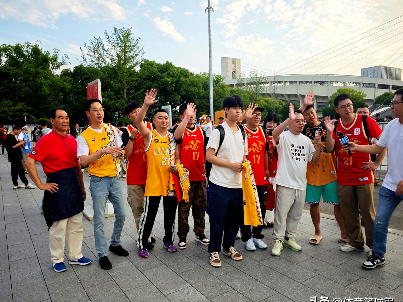 cba直播现场直播球迷网_(cba在线直播观看直播球迷网)