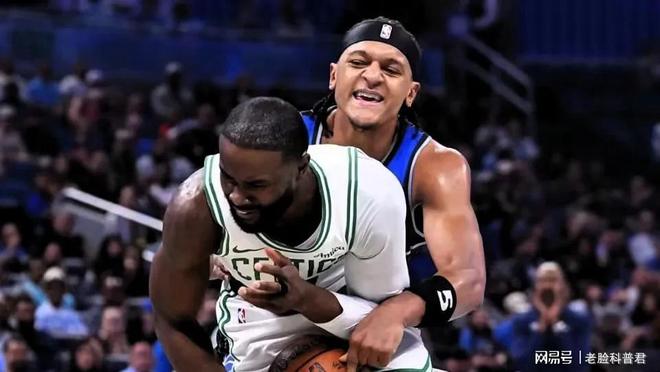 包含NBA常规赛凯尔特人客场110-123不敌魔术小瓦格纳27+6+6布朗空砍32分的词条  第1张