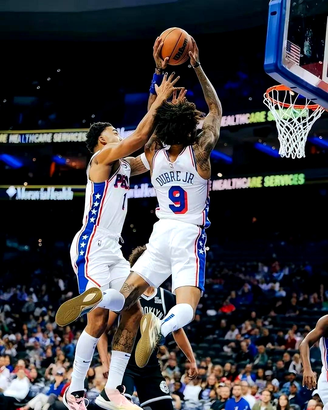 包含NBA常规赛76人主场102-100险胜凯尔特人马克西21+9布朗空砍24分的词条  第1张