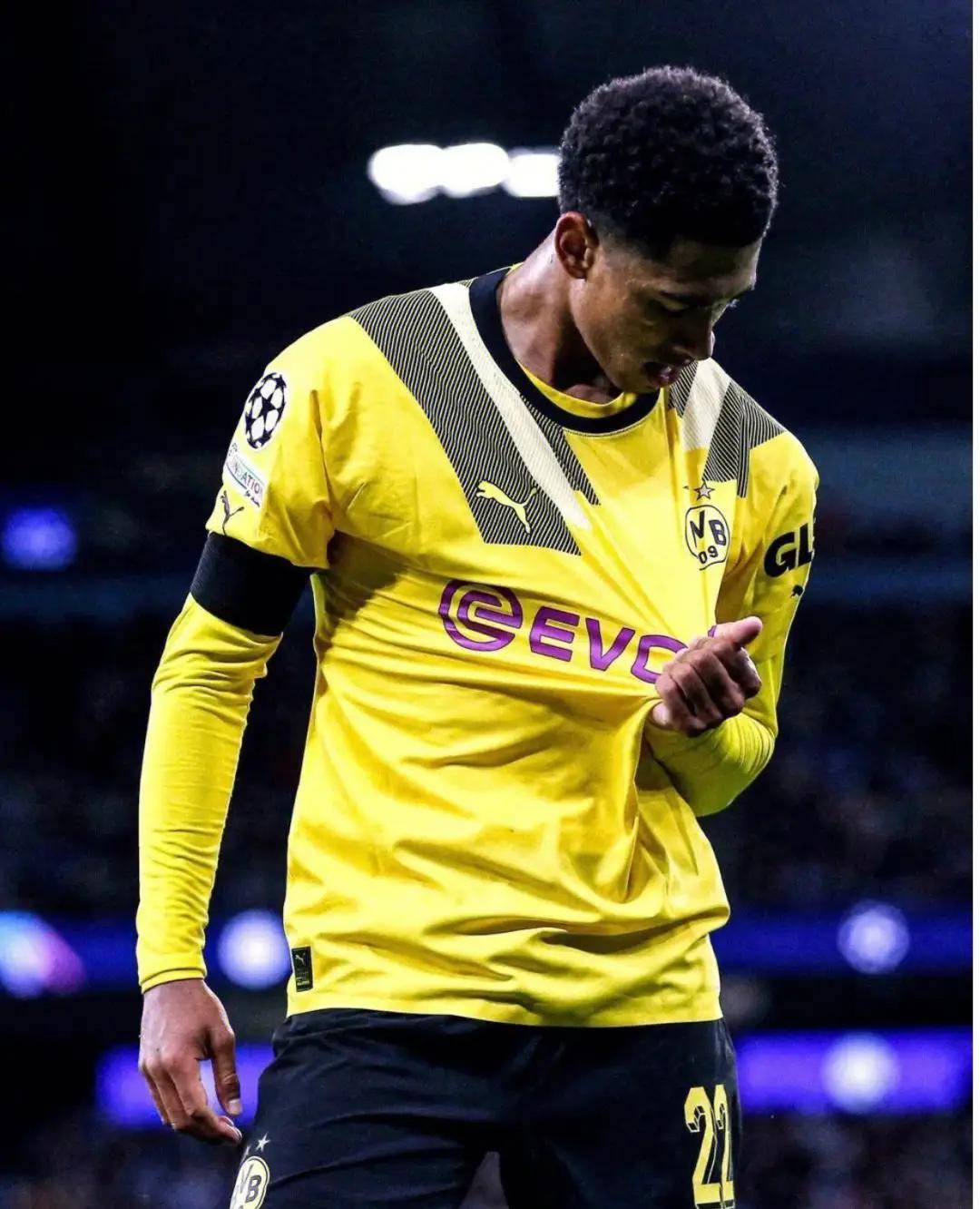 贝林厄姆兄弟前往西班牙度假好友一同前往的简单介绍