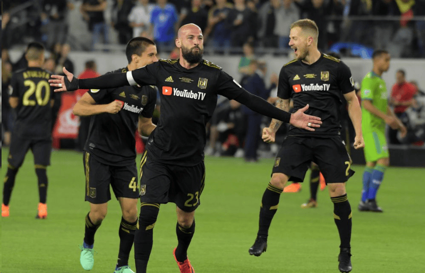 关于美职联休斯顿迪纳摩VS圣路易斯城今日比分两队排名接近的信息