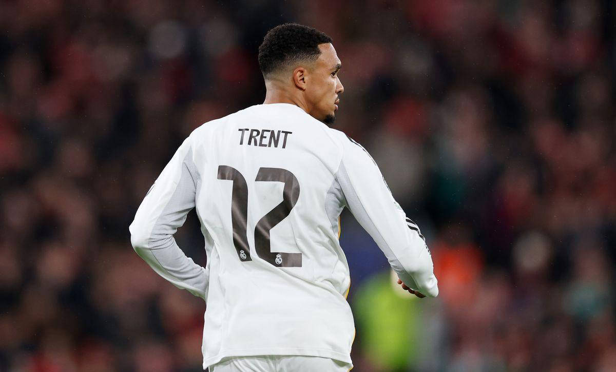 阿诺德遭利物浦球迷嘘声安菲尔德球场反应激烈的简单介绍