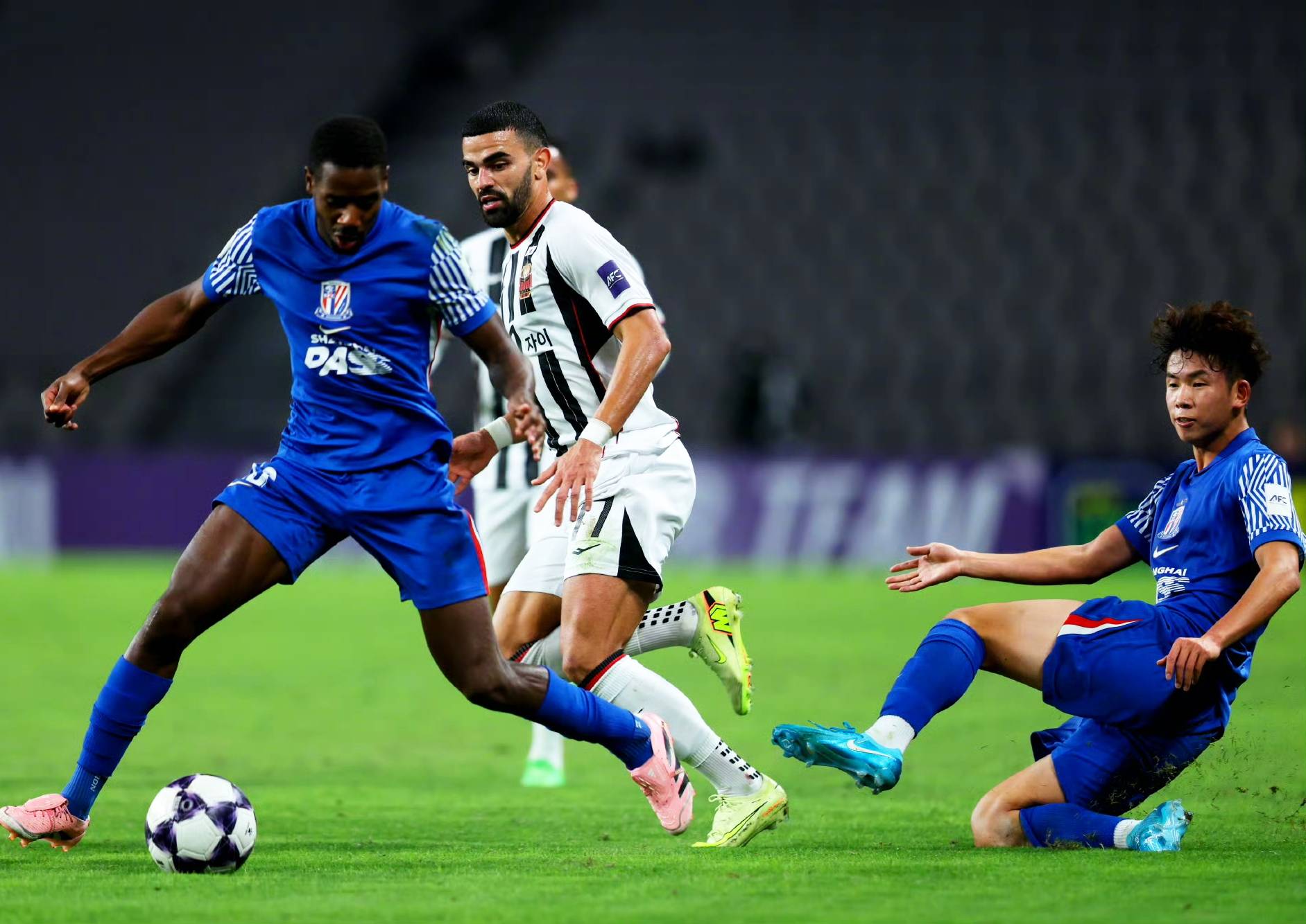 关于亚冠上海申花2-0首尔FC阿苏埃破门路易斯建功的信息