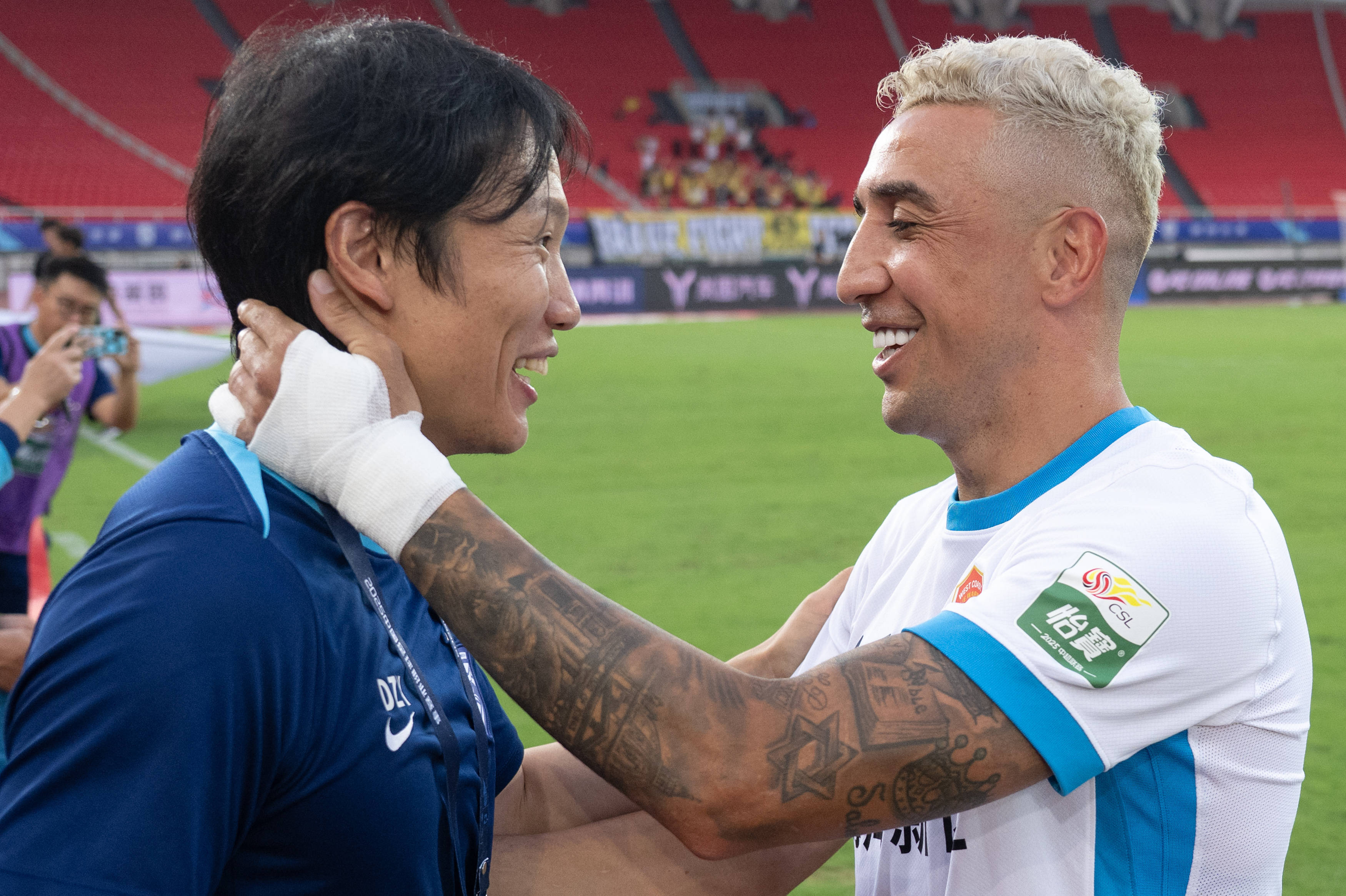 关于中超深圳新鹏城1-2武汉三镇帕拉西奥斯造点+破门图多列点射建功的信息  第1张