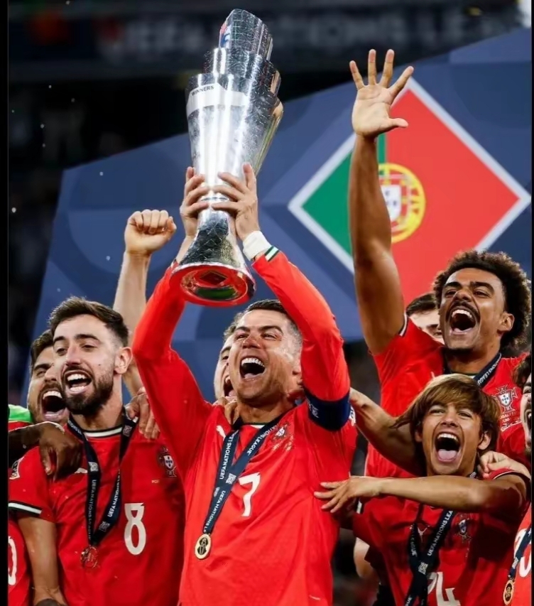 拜仁豪取16连胜持续刷新最佳纪录的简单介绍