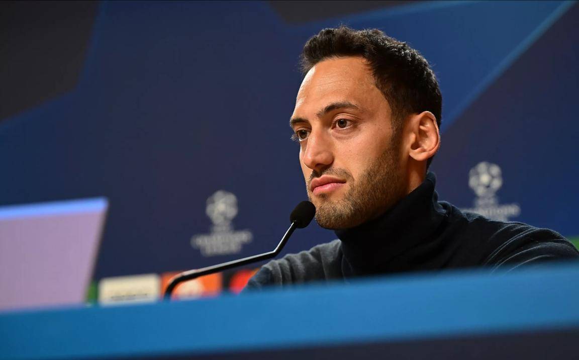 费内巴切求购恰尔汗奥卢国际米兰有意出售球员的简单介绍  第1张