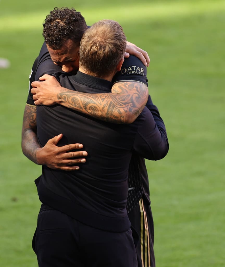 关于拜仁取消博阿滕实习球迷抗议声不断的信息  第1张