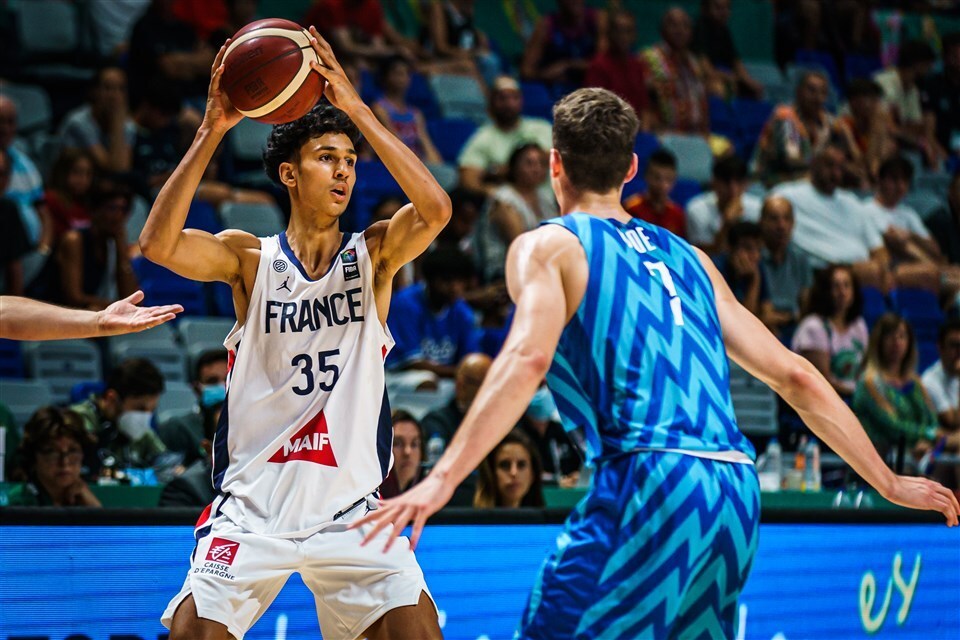 关于乌克U19：卢甘斯克索尔亚U19VS亚历山德里亚U19的信息  第1张