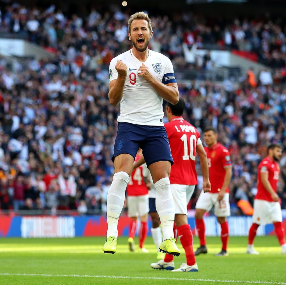 包含罗马考虑今夏出售恩迪卡但球员400万欧年薪将是限制的词条