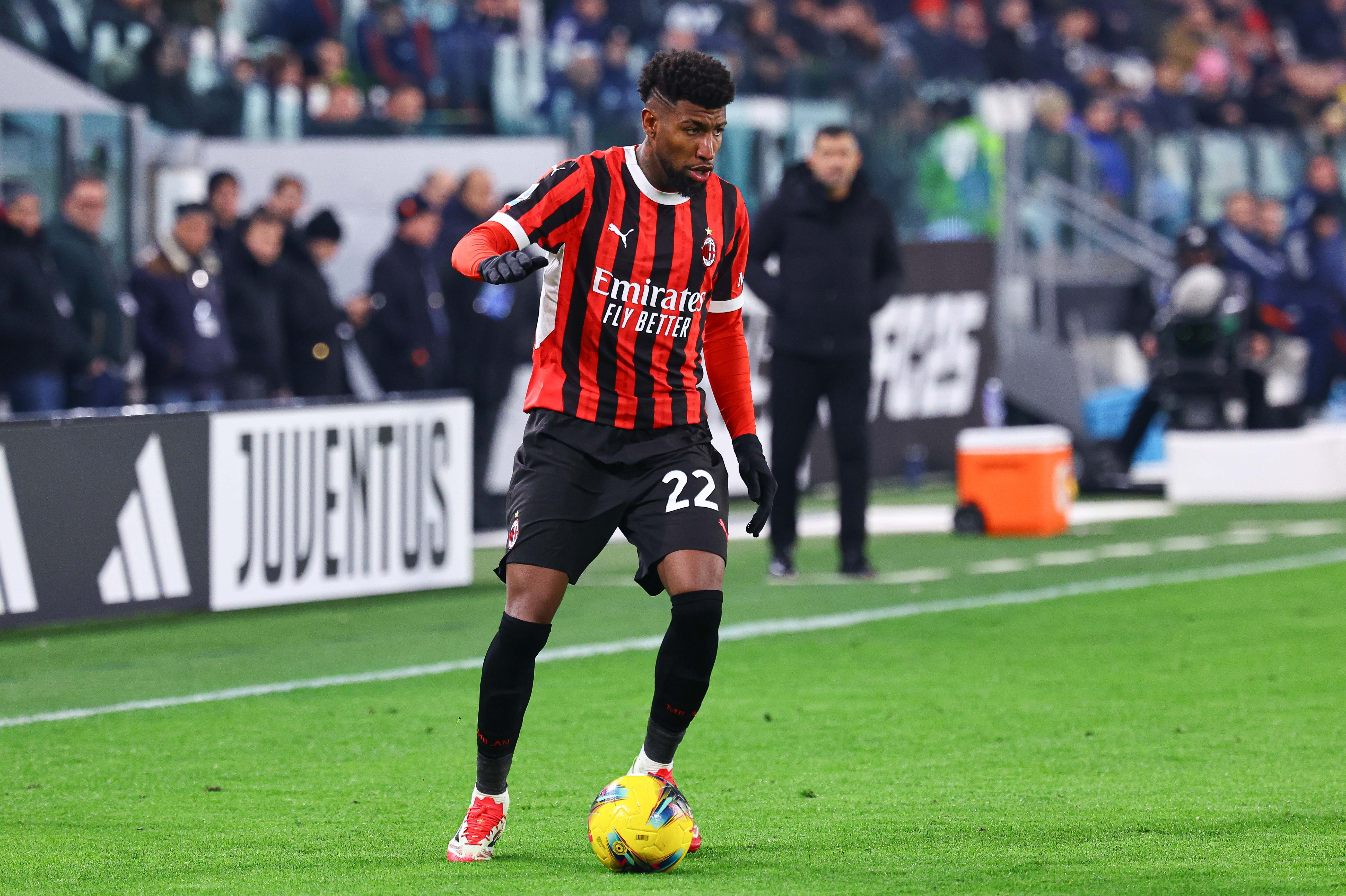 关于AC米兰官方告别沃克晒图发文高兴与之相遇的信息