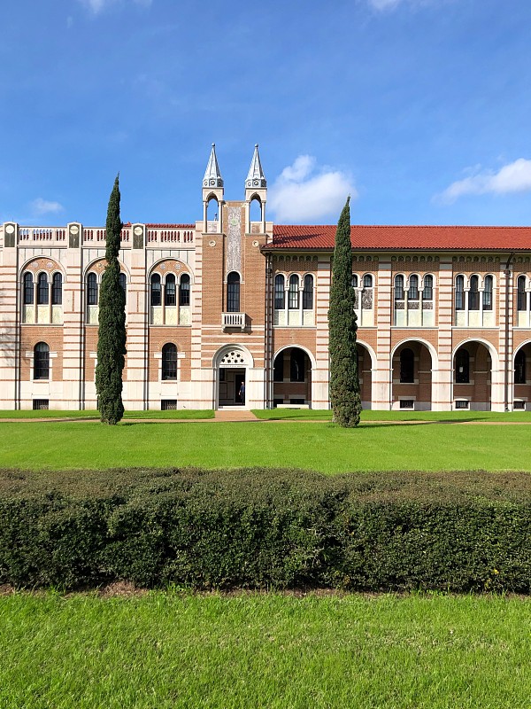 NCAA:莱斯大学VS奥罗尔罗伯茨大学的简单介绍