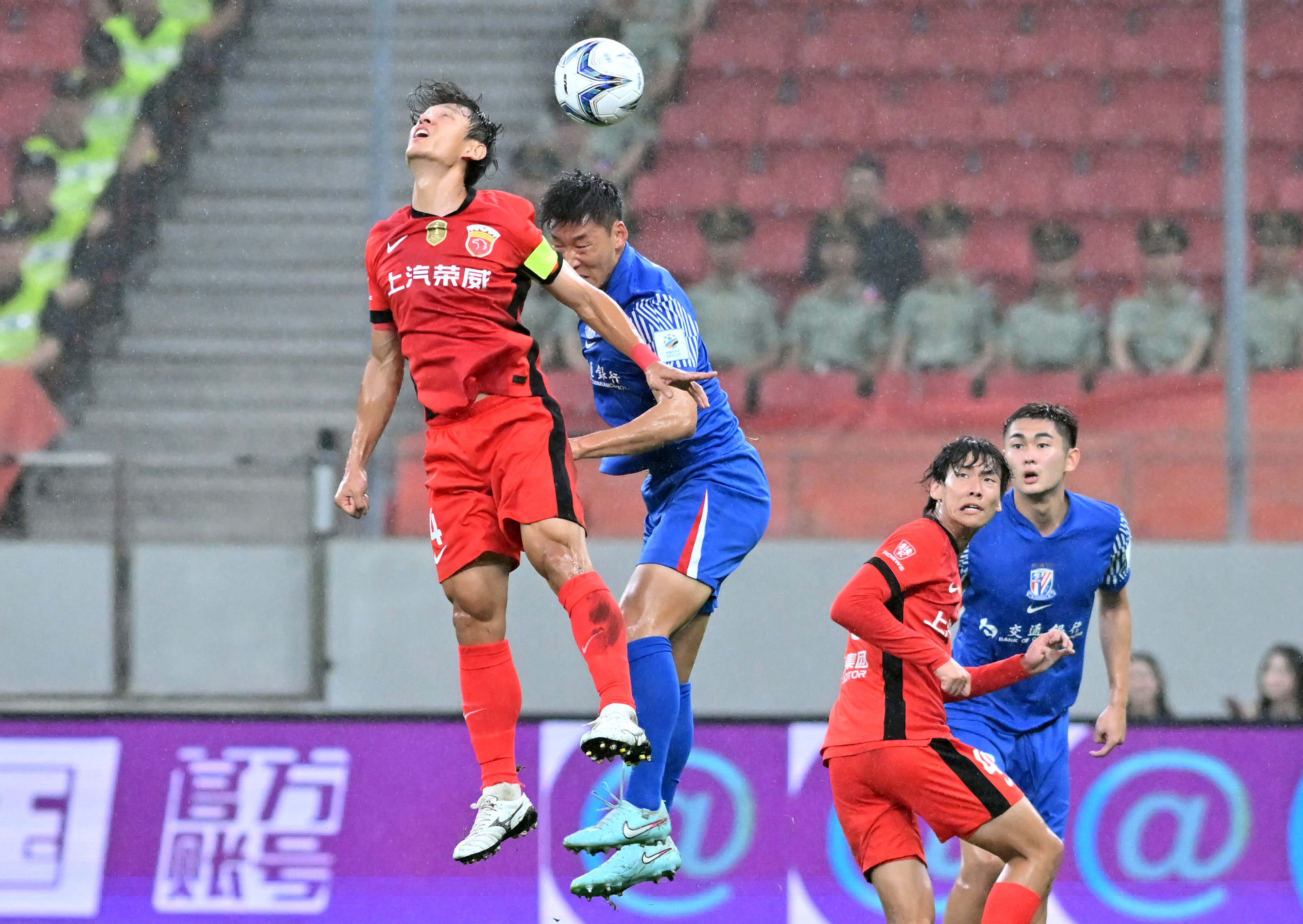 海港新援梅伦多已于周一抵达上海梅伦多曾同武磊做过队友的简单介绍