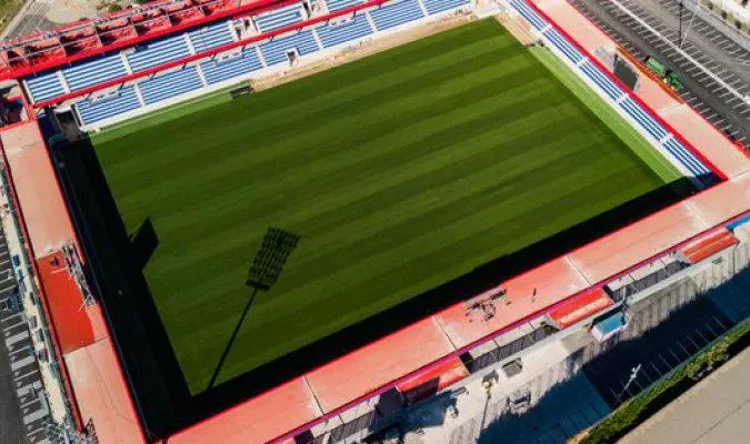 包含巴萨寻求与瓦伦西亚主客场对调因新球场计划推迟主场无法使用的词条