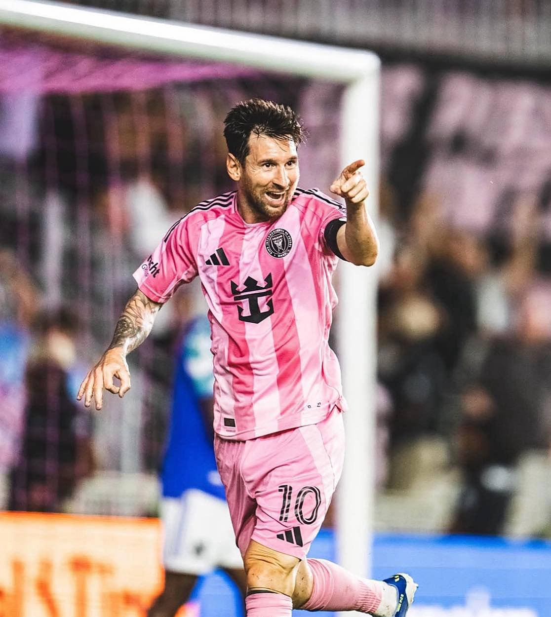 包含迈阿密国际2-1阿特拉斯梅西助攻压哨绝杀的词条