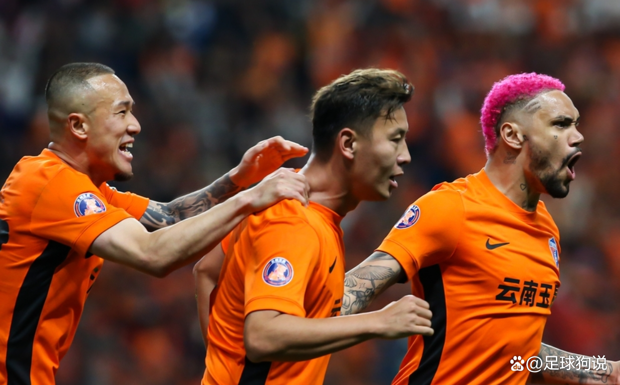 中超深圳新鹏城2-4浙江队米特里策传射卡列洛梅开二度的简单介绍  第1张