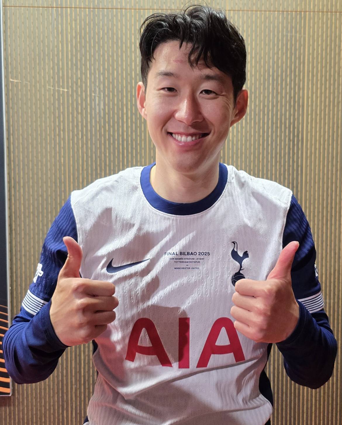 包含孙兴慜返韩受球迷欢迎孙兴慜入选韩国世预赛大名单的词条  第2张