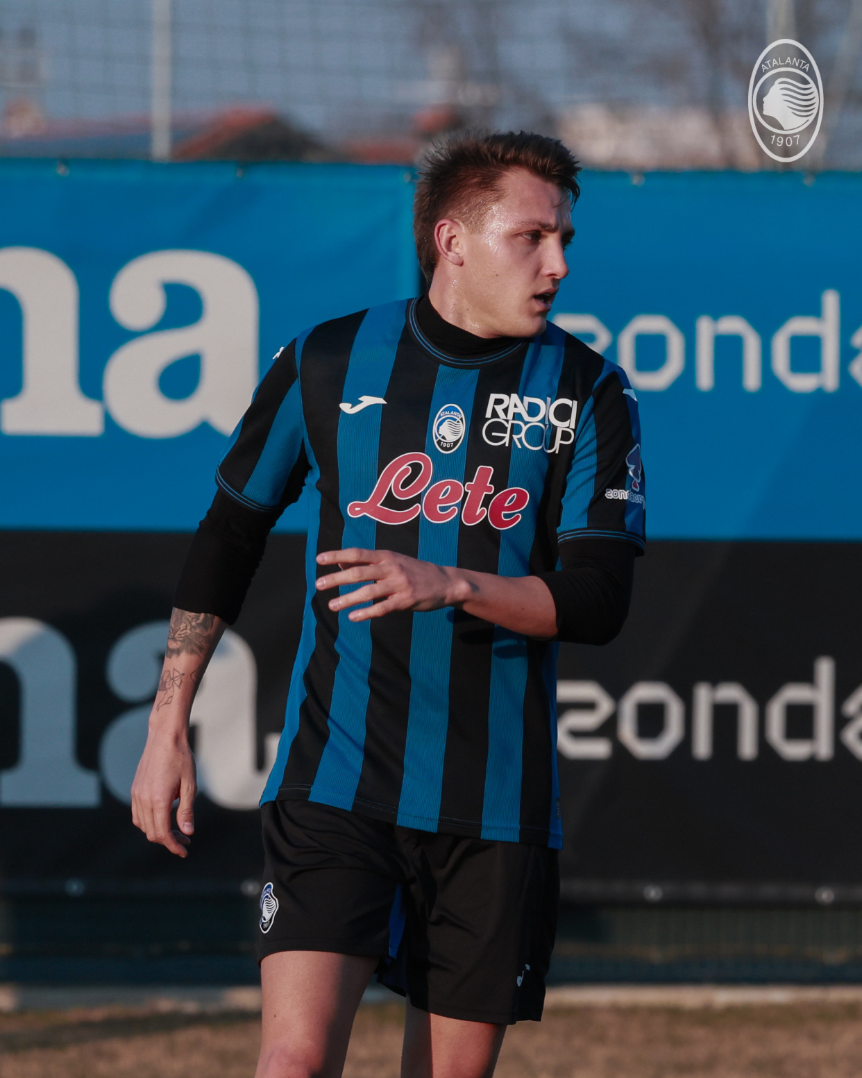 阿莱格里率AC米兰取胜米兰击败莱切的简单介绍 第2张 阿莱格里率AC米兰取胜米兰击败莱切的简单介绍 第2张