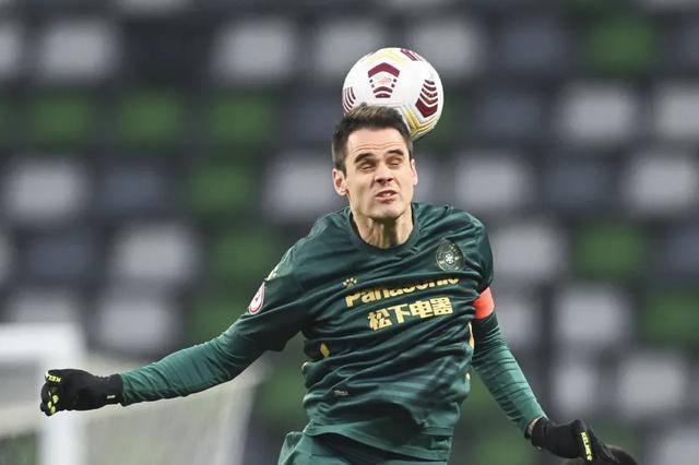 包含布伦特福德考虑任命帕克为新主帅以填补弗兰克离队的空缺的词条