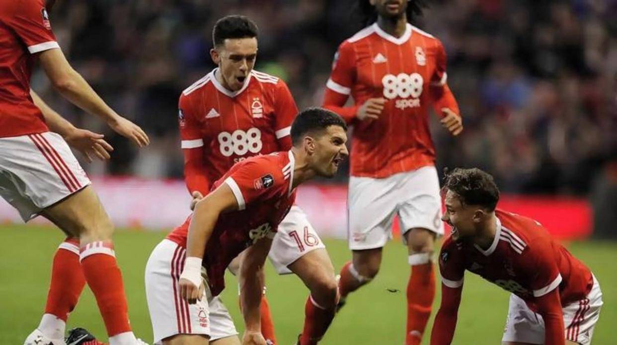 包含诺丁汉森林结束10场不胜肖恩戴奇首战取得开门红的词条  第1张