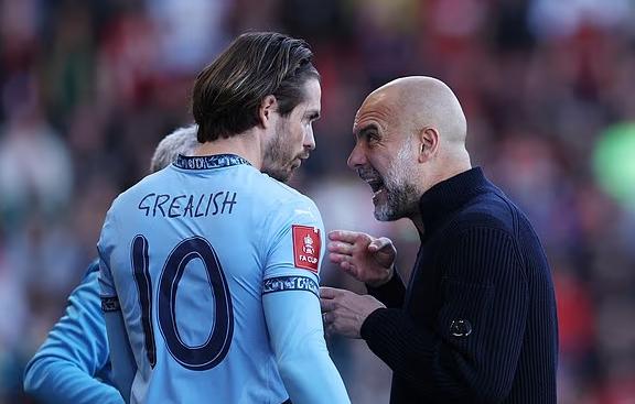 关于埃弗顿就租借格拉利什与曼城接触曼城希望球员离队的信息