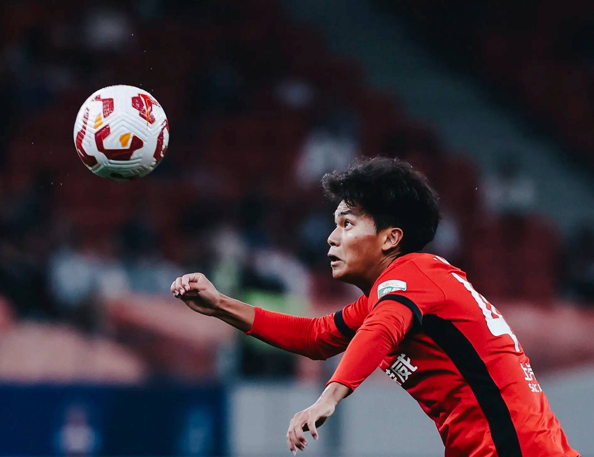 关于蒯纪闻收获海港一线队首球与首次助攻球员表现越来越好的信息  第2张