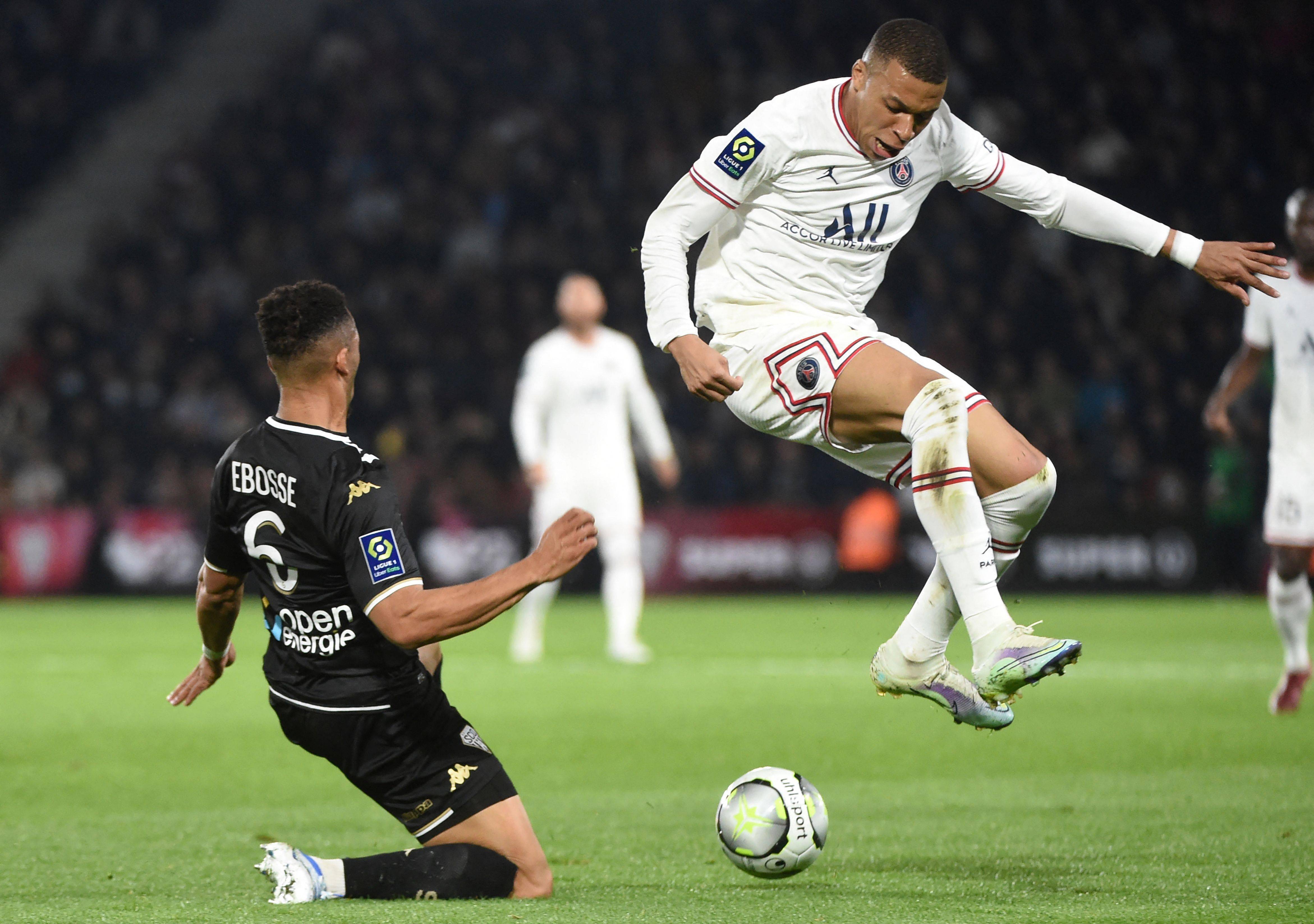 法甲洛里昂1-1巴黎圣日耳曼巴黎继续领跑的简单介绍