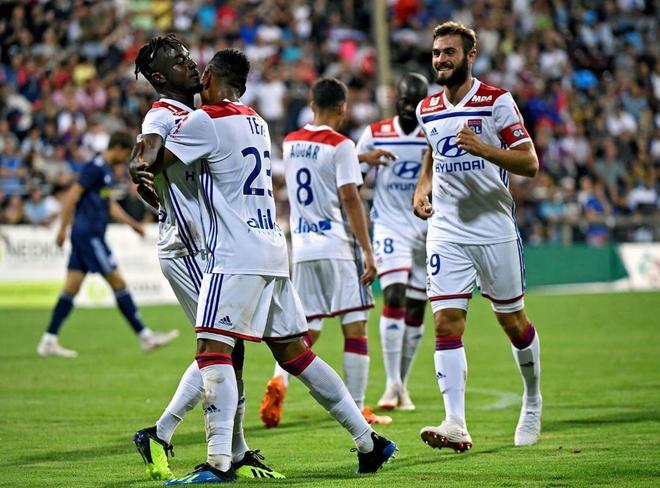 法甲洛里昂1-1巴黎圣日耳曼巴黎继续领跑的简单介绍