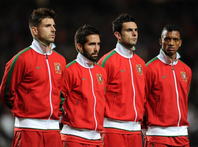 包含苏达科夫将加盟本菲卡本菲卡已经与矿工达成协议的词条