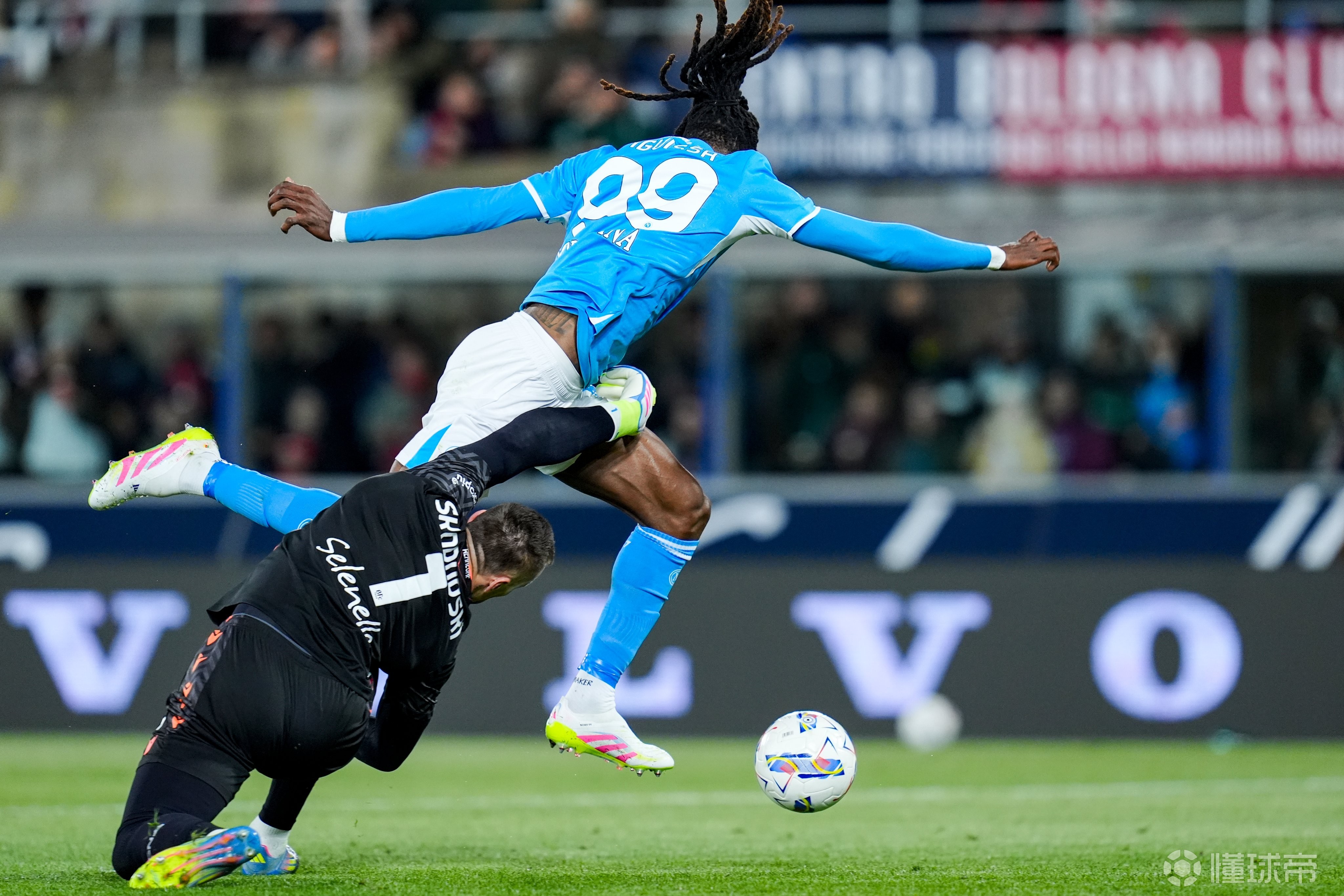 那不勒斯有意莱奥意甲冠军希望进一步增强球队实力的简单介绍  第2张