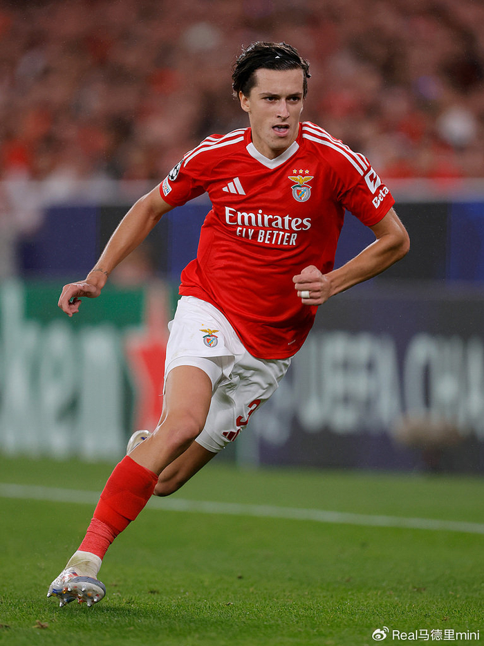 22岁卡雷拉斯身价左后卫第3暴涨至5000万欧的简单介绍 第2张 22岁卡雷拉斯身价左后卫第3暴涨至5000万欧的简单介绍 第2张