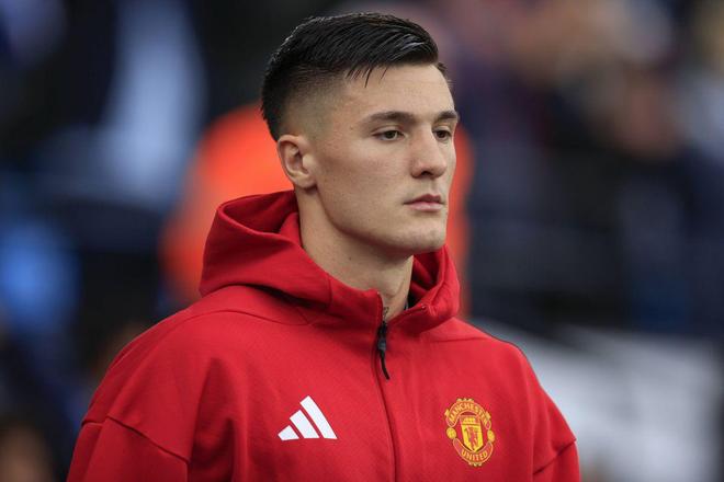 曼联确认谢什科球衣号码新赛季穿30号球衣的简单介绍  第2张