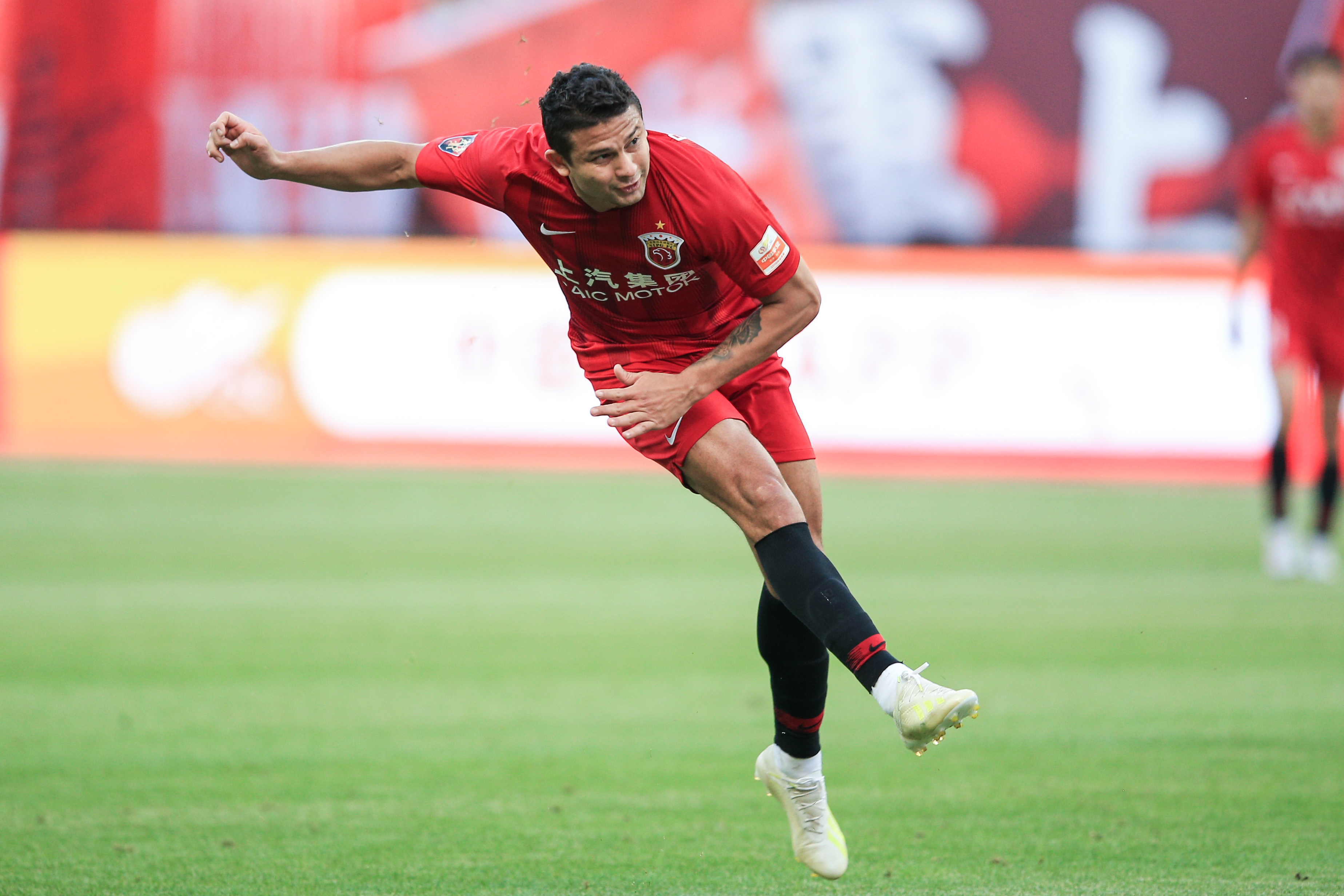 32岁中超队主力遭车祸头部骨折无生命危险的简单介绍 第1张 32岁中超队主力遭车祸头部骨折无生命危险的简单介绍 第1张