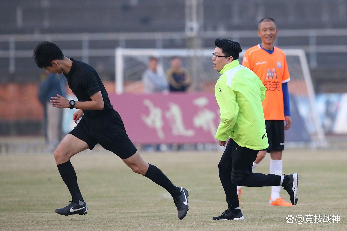 包含国安：恩加德乌将有球训练预计一周之后的词条