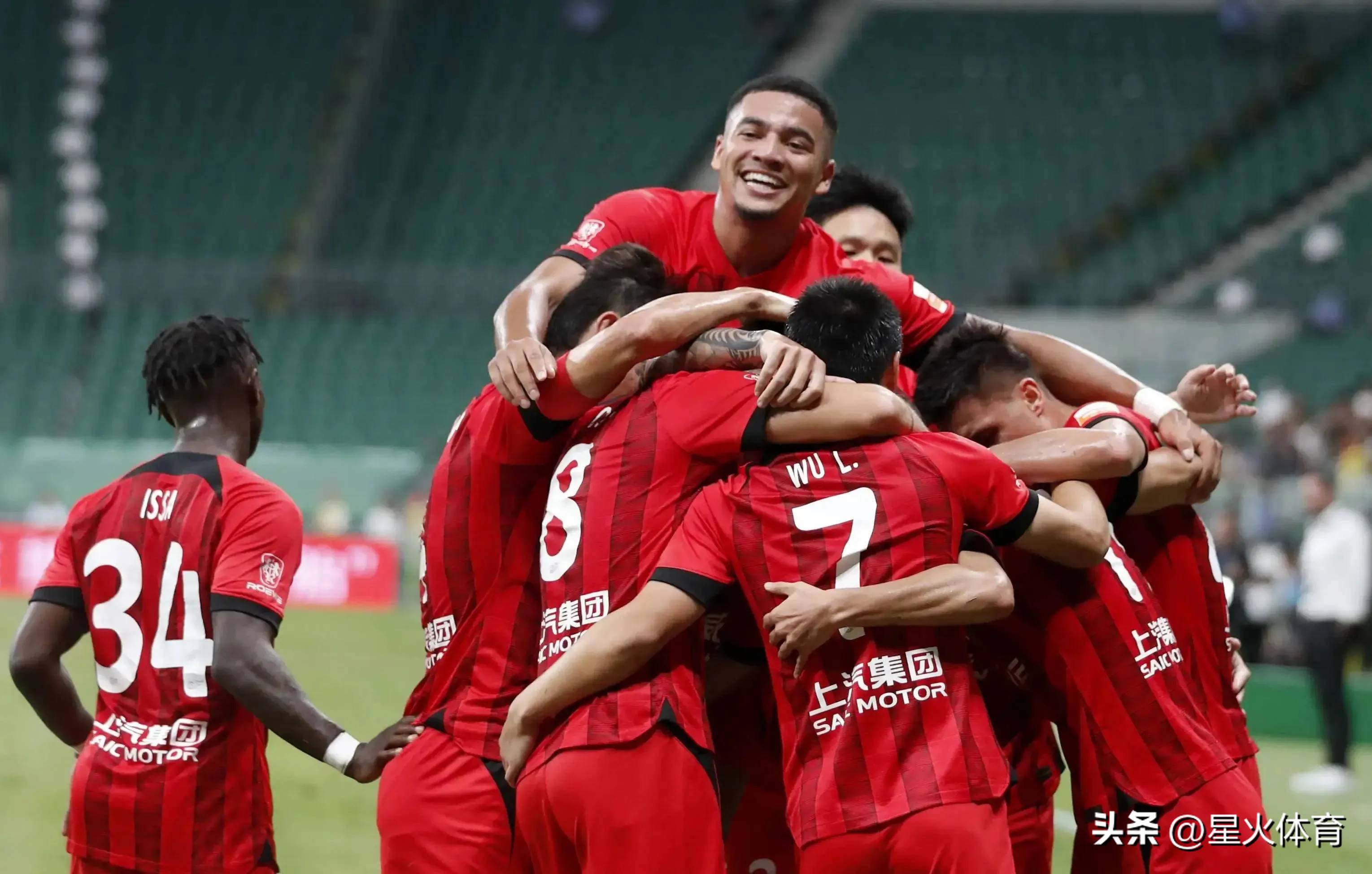 国足训练将连续三天全封闭教练组将确立主力阵容  第2张