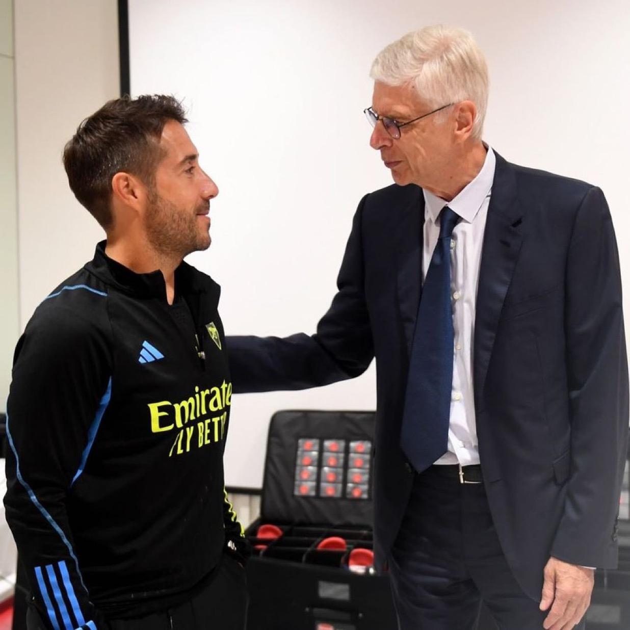 包含阿森纳10月保持全胜零丢球球队在联赛排名榜首的词条