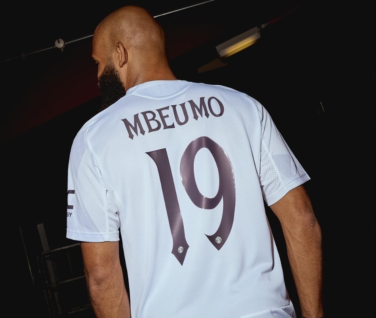 曼联有意沃特金斯维拉前锋成为红魔中锋人选的简单介绍