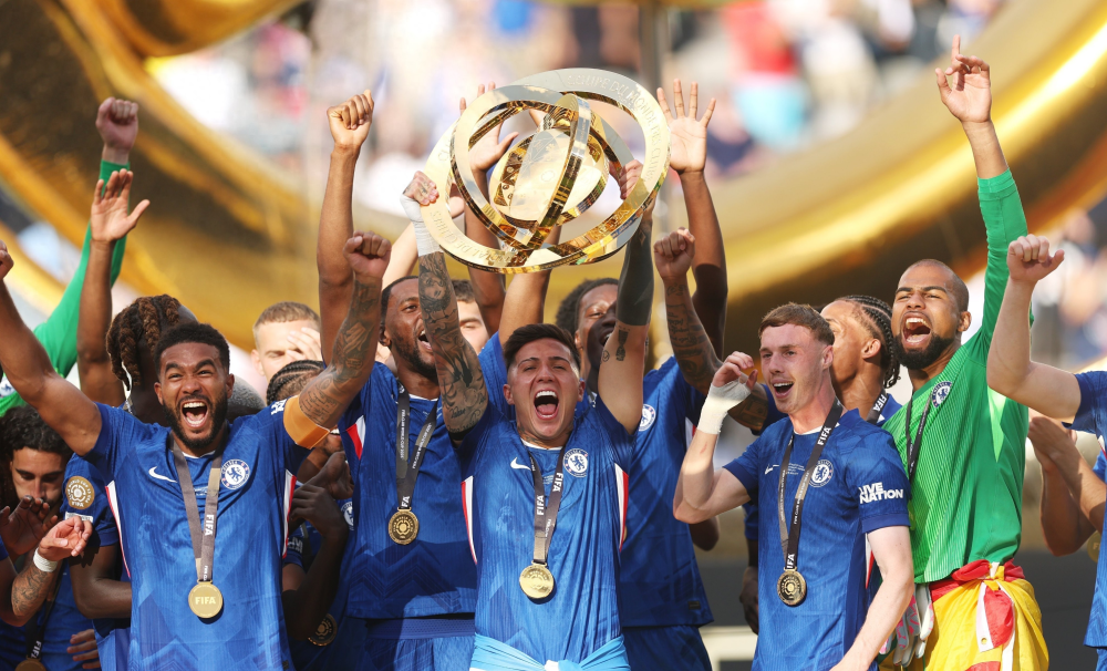 切尔西即将签下吉滕斯转会费高达6500万欧的简单介绍 第1张 切尔西即将签下吉滕斯转会费高达6500万欧的简单介绍 第1张