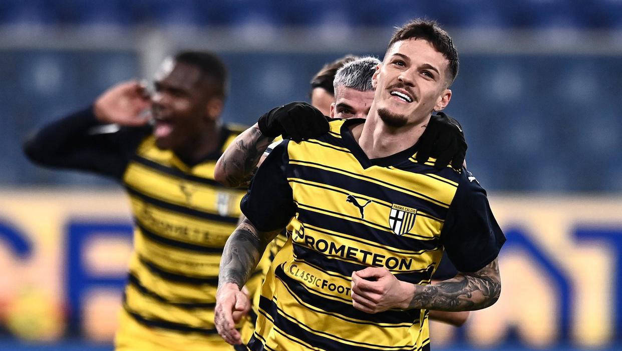 关于卡洛斯奎斯塔担任帕尔马主帅成为本世纪最年轻意甲教练的信息