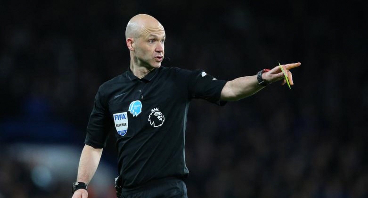 包含英超首位黑人裁判去世在英格兰裁判界具有开拓性的词条