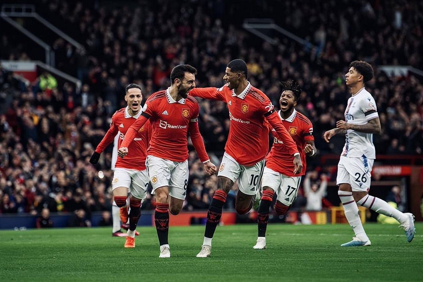 理查兹：为埃泽的精彩进球感到高兴埃泽弑旧主的简单介绍  第2张