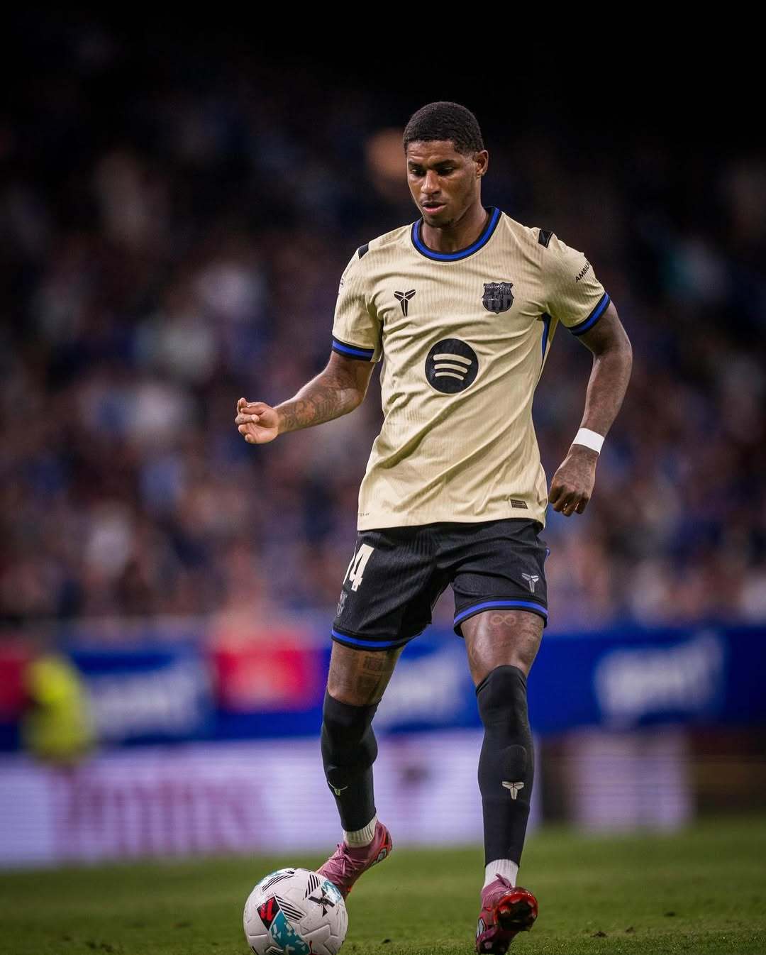 包含巴萨引援将在迪亚斯与拉什福德之间进行选择左边锋是球队补强计划关键的词条