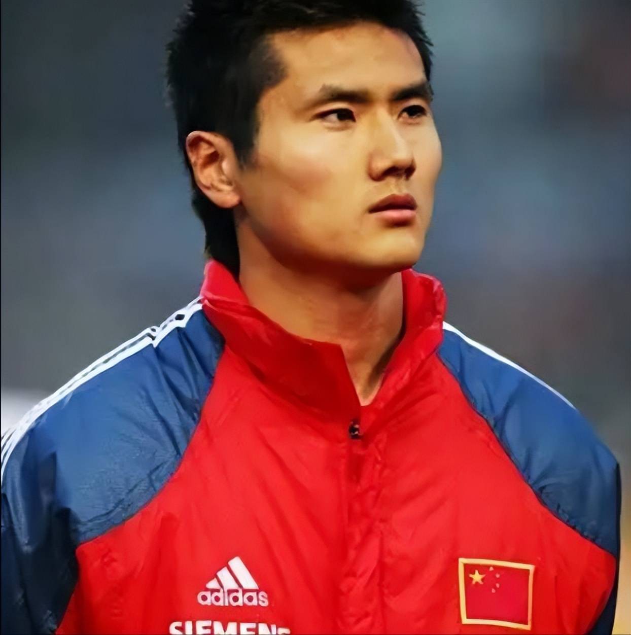 邵佳一去年才首次独立带队曾担任国足助教的简单介绍