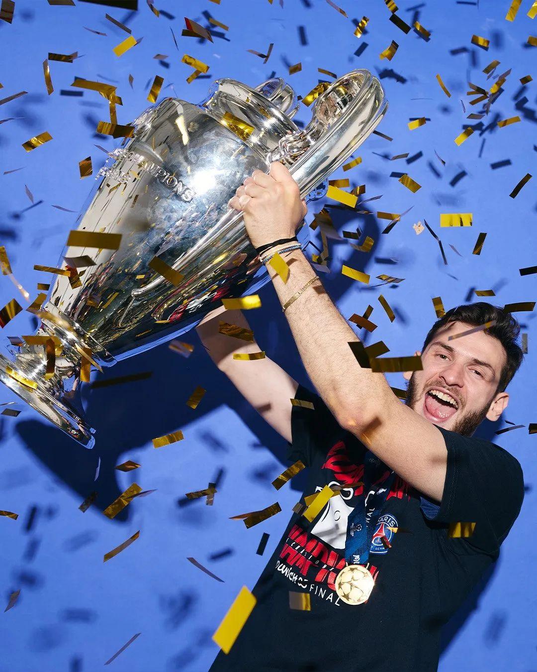 关于意大利球迷希望拉涅利重掌帅位力挽狂澜拯救国家队的信息