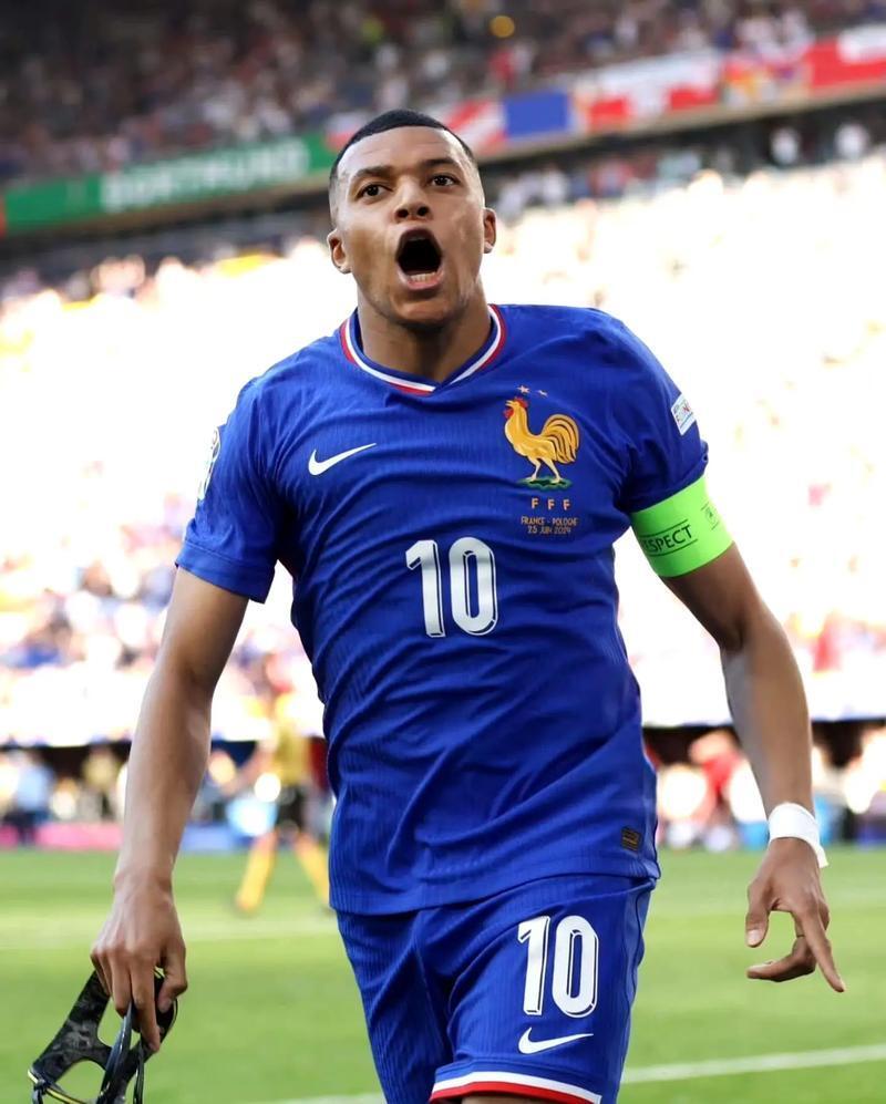 大巴黎失去姆巴佩为何反而变得更强恩里克战术升级的简单介绍  第2张