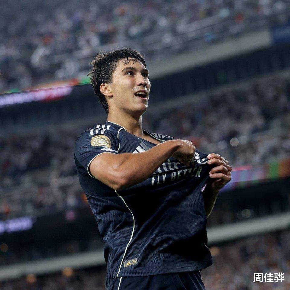 记者：皇马暂停寻找新的9号球员小将贡萨洛·加西亚发挥出色的简单介绍