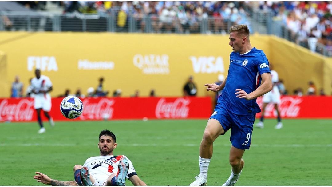 包含B费批评球队懒散夏窗还需要更多引援的词条  第1张